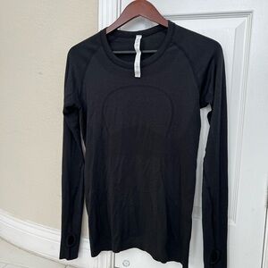 Lululemon - swiftly tech Black Long Sleeve Athletic Top